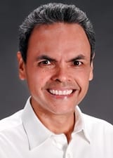 Dr. Gil Carlos